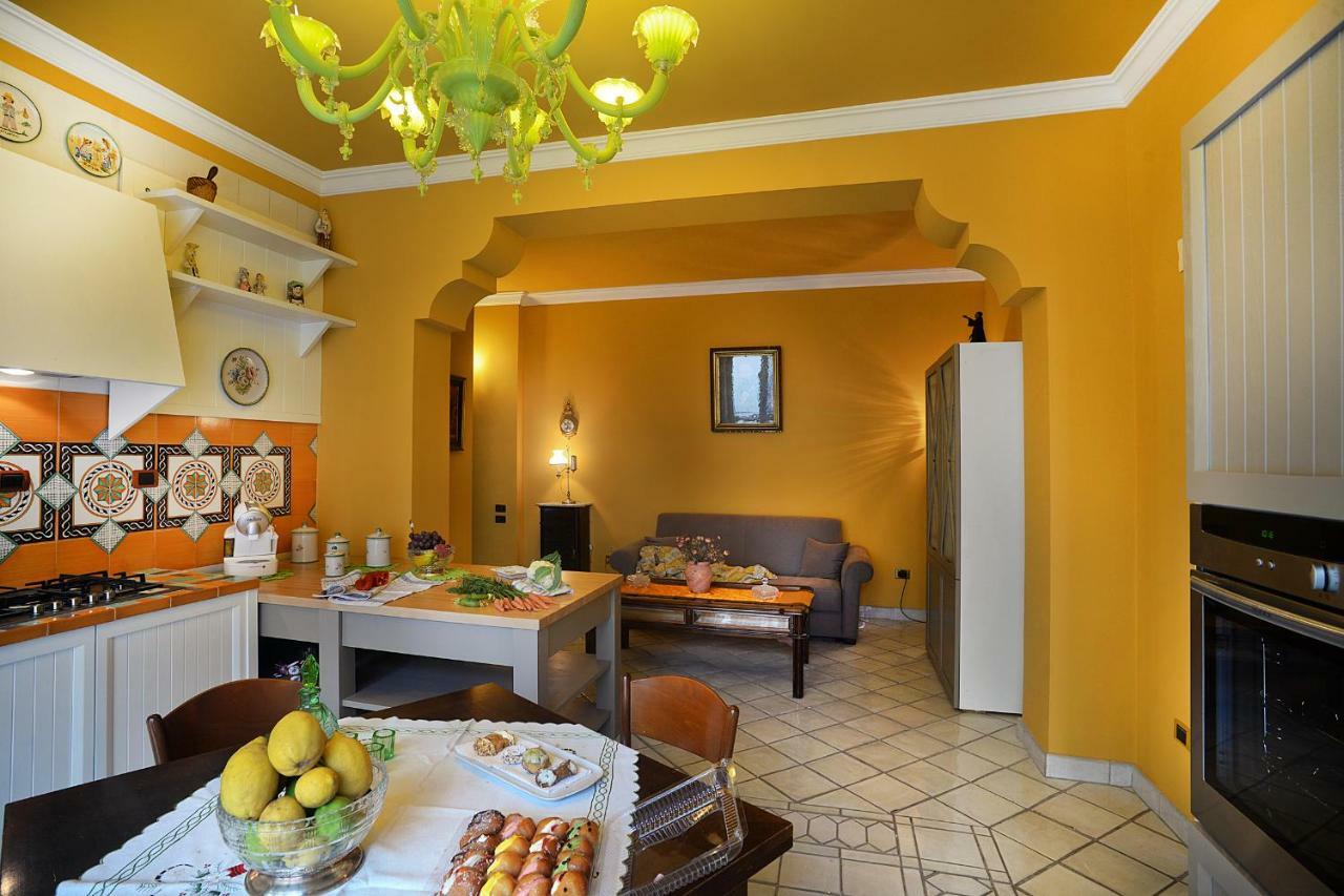 Donna Filomena Casa Vacanza Di Charme Salerno Exterior foto
